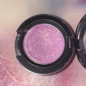 Mac creme de violet eyeshadow